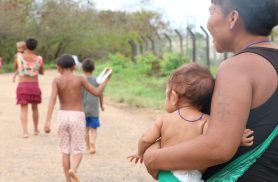 Saúde cria comitê para reduzir morte materna e infantil indígena