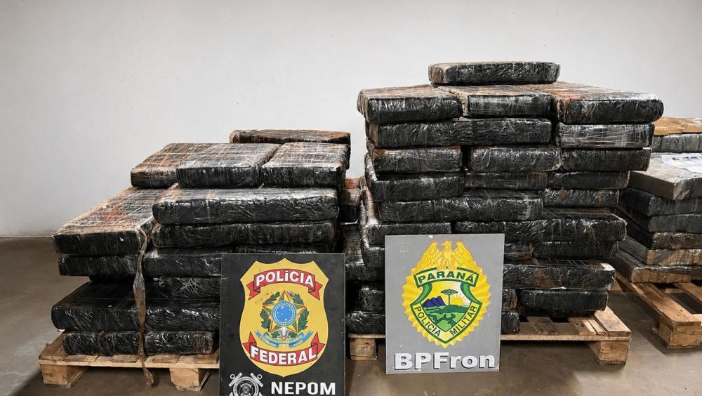BPFRON e PF apreendem mais de 1,1 tonelada de maconha em Santa Helena Imagem referente a BPFRON e PF apreendem mais de 1,1 tonelada de maconha em Santa Helena