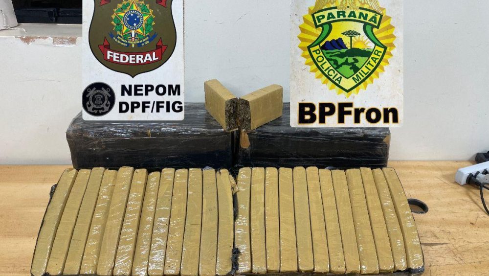 Polícia apreende mais de 57 kg de maconha na fronteira de Foz do Iguaçu Imagem referente a Polícia apreende mais de 57 kg de maconha na fronteira de Foz do Iguaçu