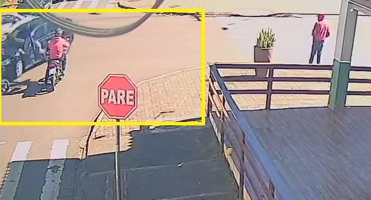 Acidente no Interlagos: De scooter elétrica adolescentes são arremessados contra moto