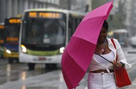 Chuva no RJ cancela show em transmissão gratuita de jogo do Brasil Chuva no RJ cancela show em transmissão gratuita de jogo do Brasil