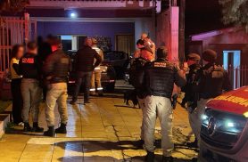 Mulher de 45 anos morre após disparo de arma de fogo no Bairro Brasília Mulher de 45 anos morre após disparo de arma de fogo no Bairro Brasília