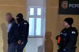 Homem é preso após ameaçar mãe e esposa e resistir à abordagem da GM em Cascavel