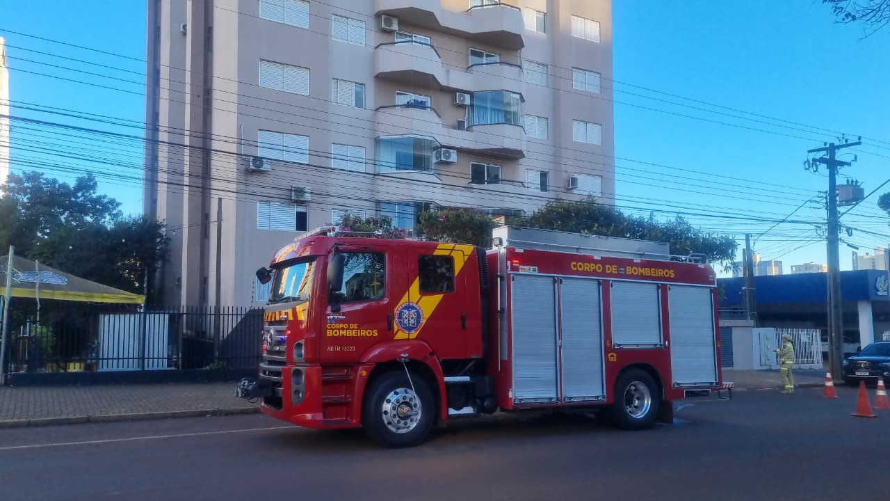 Curto-circuito provoca princípio de incêndio em apartamento no Centro de Cascavel