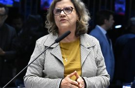 Lula anuncia Teresa Leitão como nova liderança do governo no Senado Lula anuncia Teresa Leitão como nova liderança do governo no Senado