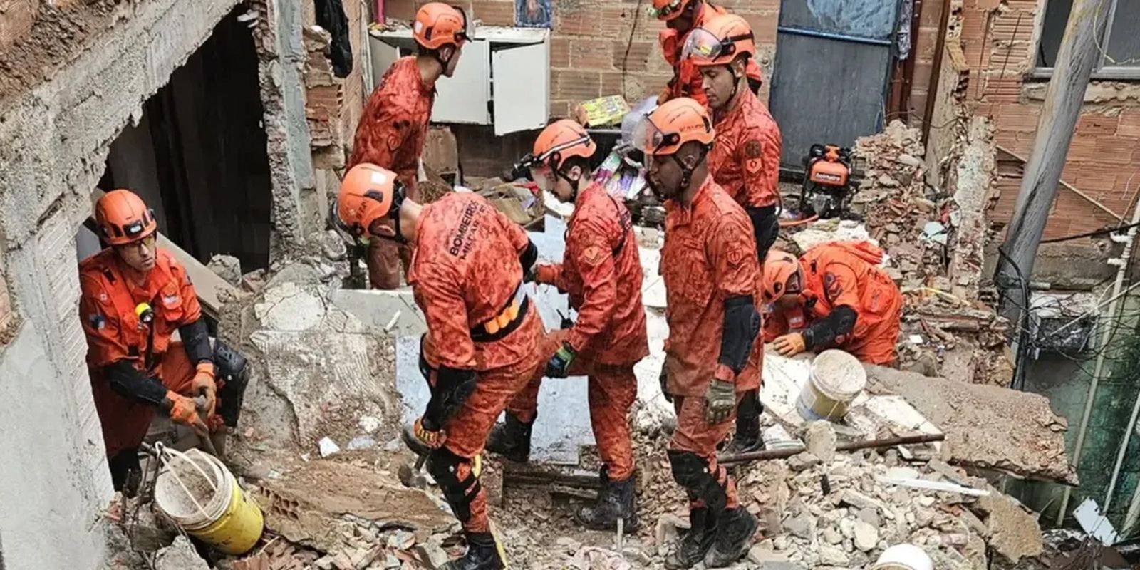 Imagem referente a Imóvel desaba e mata duas meninas na Ilha do Governador, no Rio