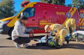 Homem sofre fratura após queda de moto no Centro