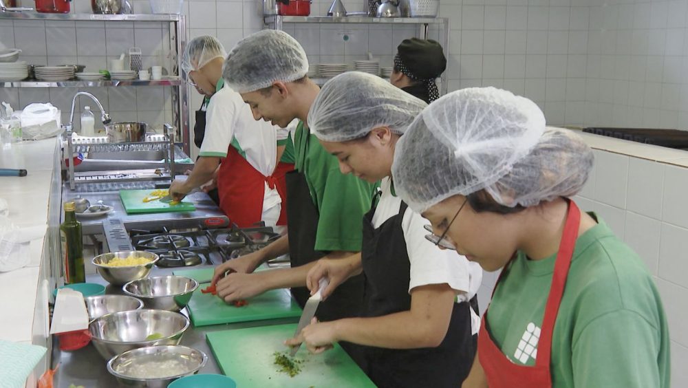 Imagem referente a Desemprego até maio cai para 5,6%, o menor já registrado no período