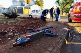 De patinete, jovem fica ferido ao ser atingido por carro no Bairro Brasília