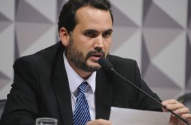 Governo avalia aumentar teto do MEI para R$ 140 mil, diz ministro