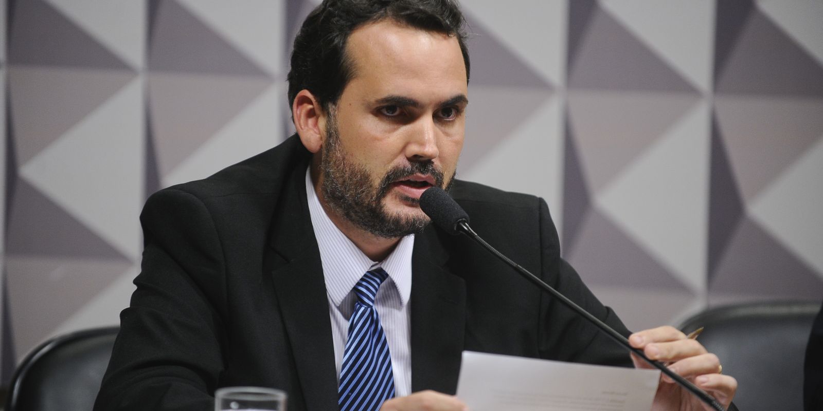 Imagem relativa a Governo avalia aumentar teto do MEI para R$ 140 mil, diz ministro