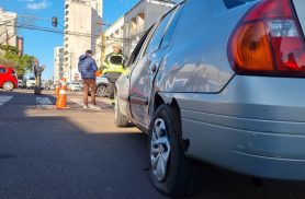 Clio e Pulso se envolvem em acidente de trânsito no Centro