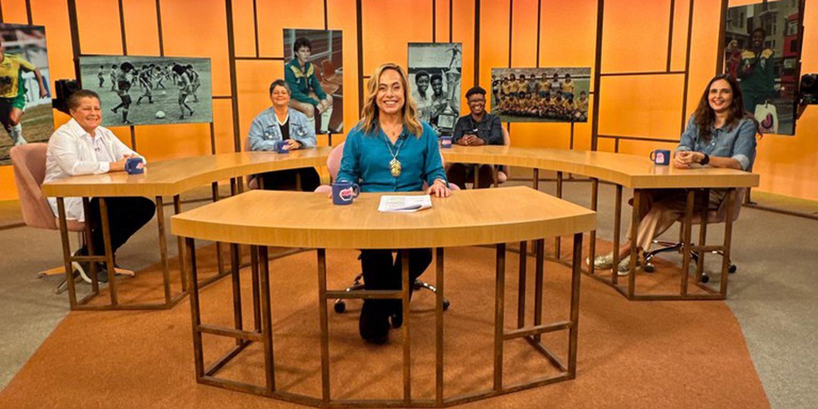 Imagem relativa a Sem Censura recebe pioneiras do futebol a um ano da Copa no Brasil