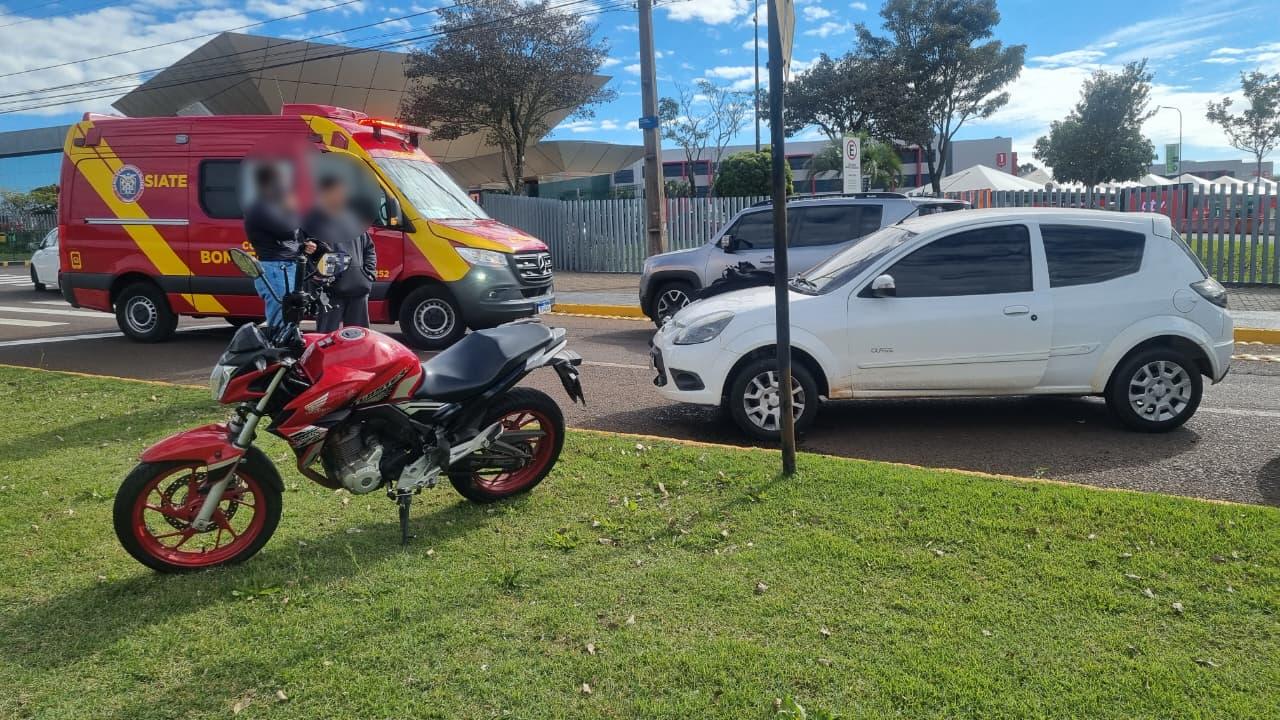 Acidente entre moto e carro na Avenida das Torres mobiliza Siate