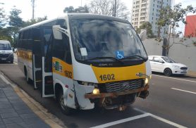 Ônibus transportava 12 estudantes no momento do acidente no Coqueiral, diz PM