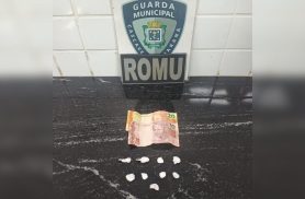Homem é preso por tráfico de drogas na Praça do Bairro Floresta em Cascavel