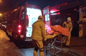 Idosa fica ferida após sofrer queda dentro de casa no bairro Morumbi