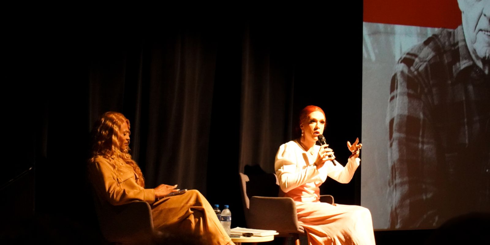 Imagem relativa a Em evento drag, Rita von Hunty ataca “capitalismo de plataforma”