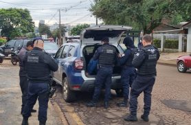 Viaturas da GM e helicóptero da PM encontram dupla que furtou moto de entregador