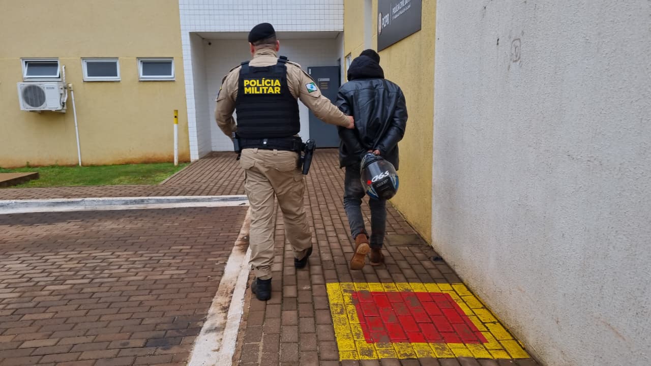 Jovem de 24 anos é preso com motocicleta adulterada