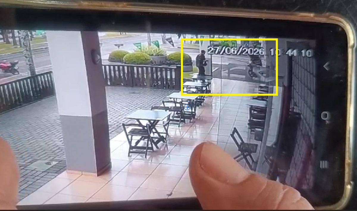 Vídeo flagra furto de moto em shopping; suspeitos foram rastreados e presos
