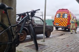Ciclista fica ferido após porta de Saveiro ser aberta e provocar acidente em Cascavel