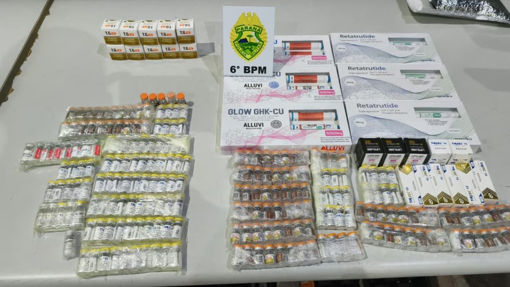 Contrabando de cigarros e medicamentos é descoberto em fiscalização da PM na Rodoviária de Cascavel Imagem referente a Contrabando de cigarros e medicamentos é descoberto em fiscalização da PM na Rodoviária de Cascavel