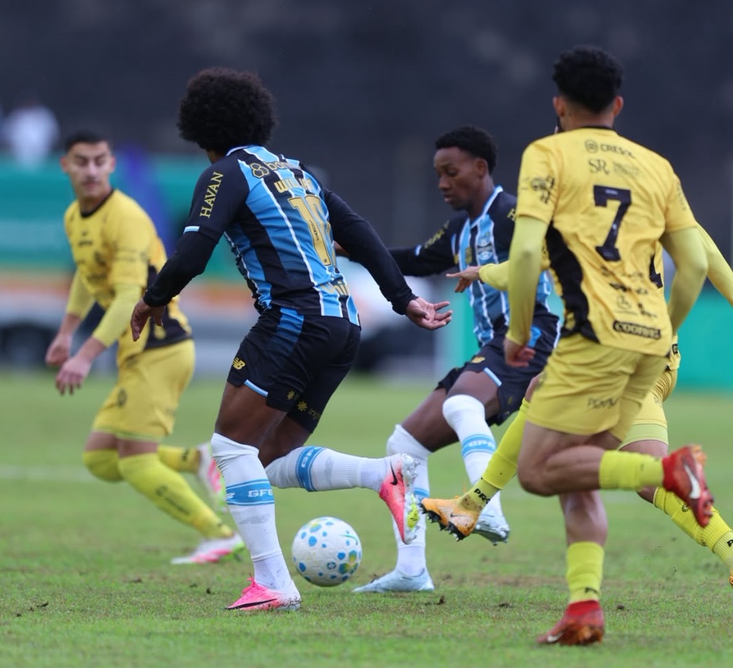 Imagem referente a Grêmio vence FC Cascavel de virada em amistoso disputado no Estádio Olímpico Regional
