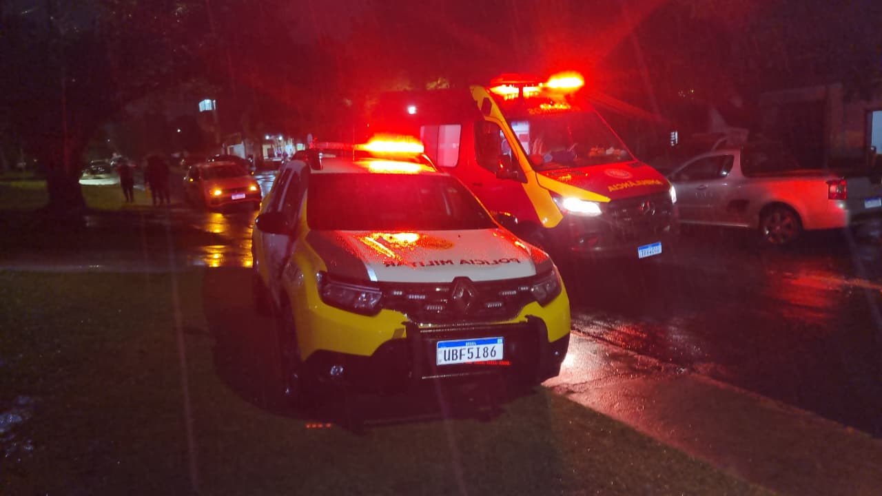 Acidente entre dois Corsas termina com agressões a mulheres no Bairro Alto Alegre, em Cascavel