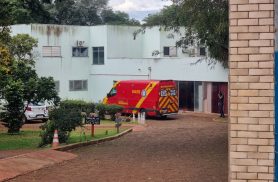 Mulher é socorrida pelo Siate em instituição no Brasmadeira