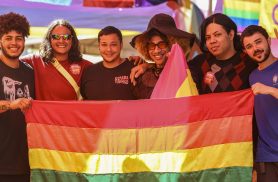 Orgulho LGBT: pessoas trans celebram projeto de inclusão pelo futebol