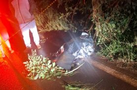 Motociclista morre após ser atingido por caminhonete durante chuva forte na PR-575
