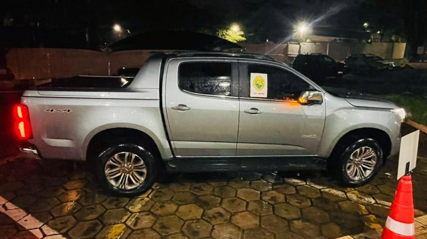 Imagem relativa a Polícia Militar recupera caminhonete roubada em área rural de Foz do Iguaçu