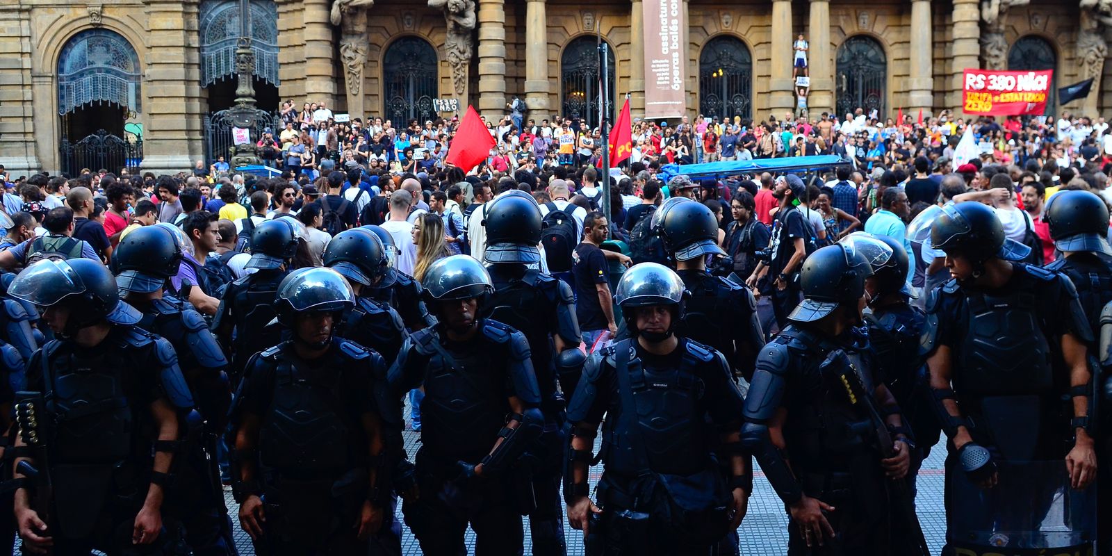 Imagem referente a STJ: estado de SP deve ter protocolo para atuar em manifestações