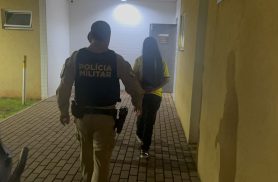 Condutora embriagada é presa após acidente e confusão