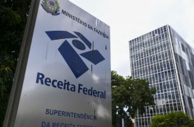 Receita paga nesta terça maior lote de restituição do IR da história Receita paga nesta terça maior lote de restituição do IR da história