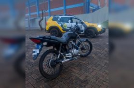Motocicleta com escapamento irregular é apreendida durante abordagem da PM no Alto Alegre Motocicleta com escapamento irregular é apreendida durante abordagem da PM no Alto Alegre