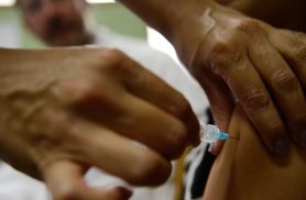 Vacinação de adolescentes de 15 a 19 anos contra o HPV é prorrogada