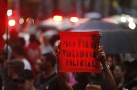 Estado pede desculpa a familiares de vítimas de violência policial Estado pede desculpa a familiares de vítimas de violência policial