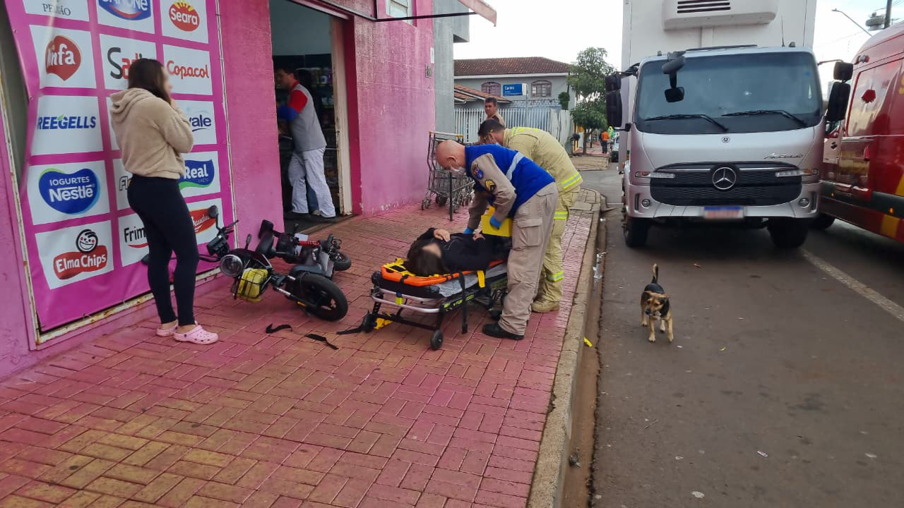 Adolescente de 14 anos fica ferida após queda de autopropelido em Cascavel