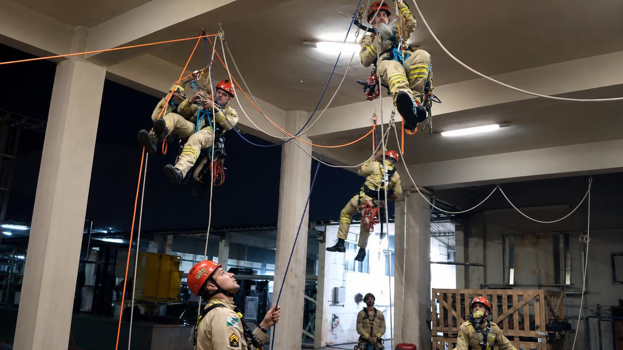 4º Batalhão do Corpo de Bombeiros sedia curso de especialização em salvamento em altura em Cascavel
