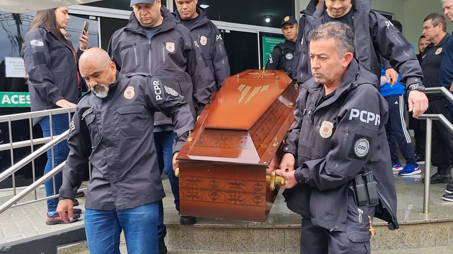 Policial civil João Ezequiel é homenageado em velório após ser morto a tiros em Cascavel