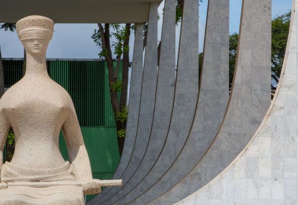 STF mantém fim da aposentadoria compulsória para juízes condenados