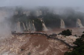 Vazão das Cataratas do Iguaçu chega a 5,7 milhões de litros por segundo; Veja imagens!