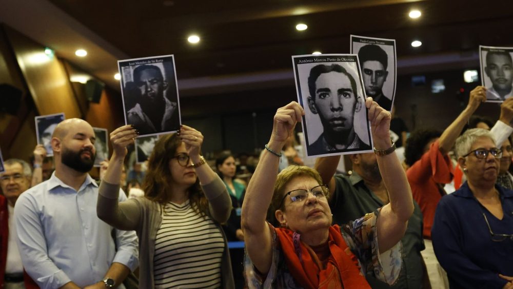 Famílias de vítimas da ditadura recebem novas certidões retificadas Imagem referente a Famílias de vítimas da ditadura recebem novas certidões retificadas