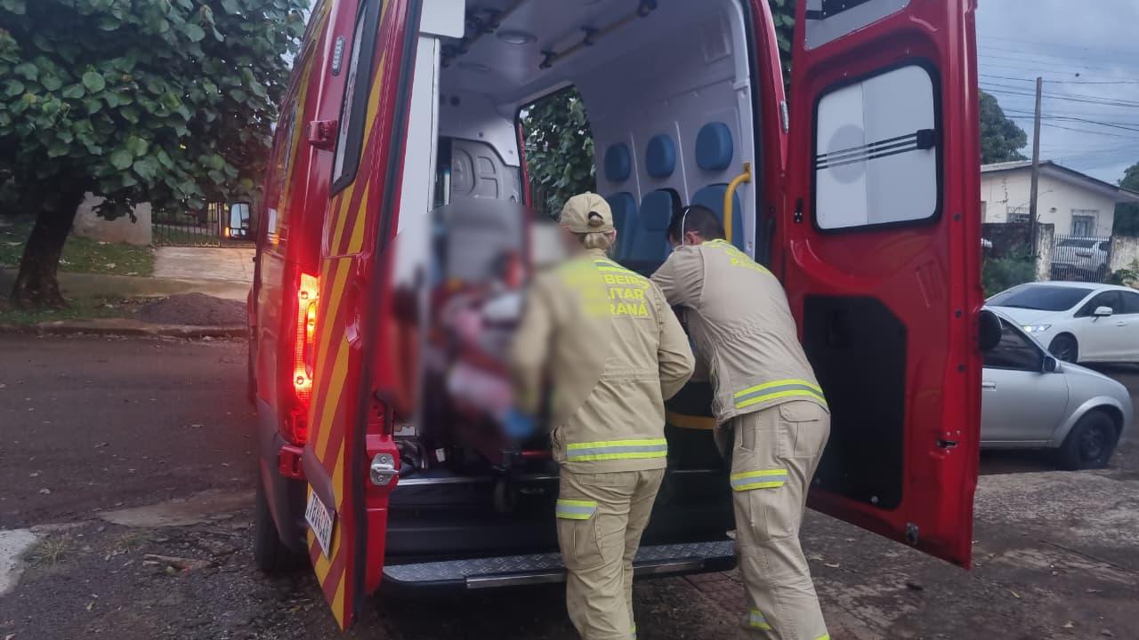 Mulher sofre queda e é socorrida pelo Siate no Santa Felicidade