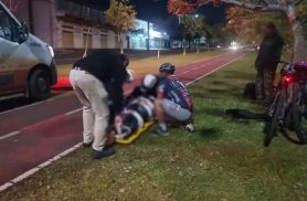 Mulher fica ferida após cair de bicicleta na ciclovia da Avenida Tancredo Neves Mulher fica ferida após cair de bicicleta na ciclovia da Avenida Tancredo Neves