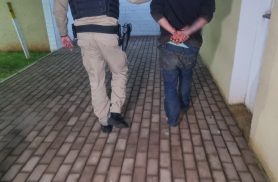 Homem de 28 anos é detido por agressão à companheira no Riviera em Cascavel Homem de 28 anos é detido por agressão à companheira no Riviera em Cascavel