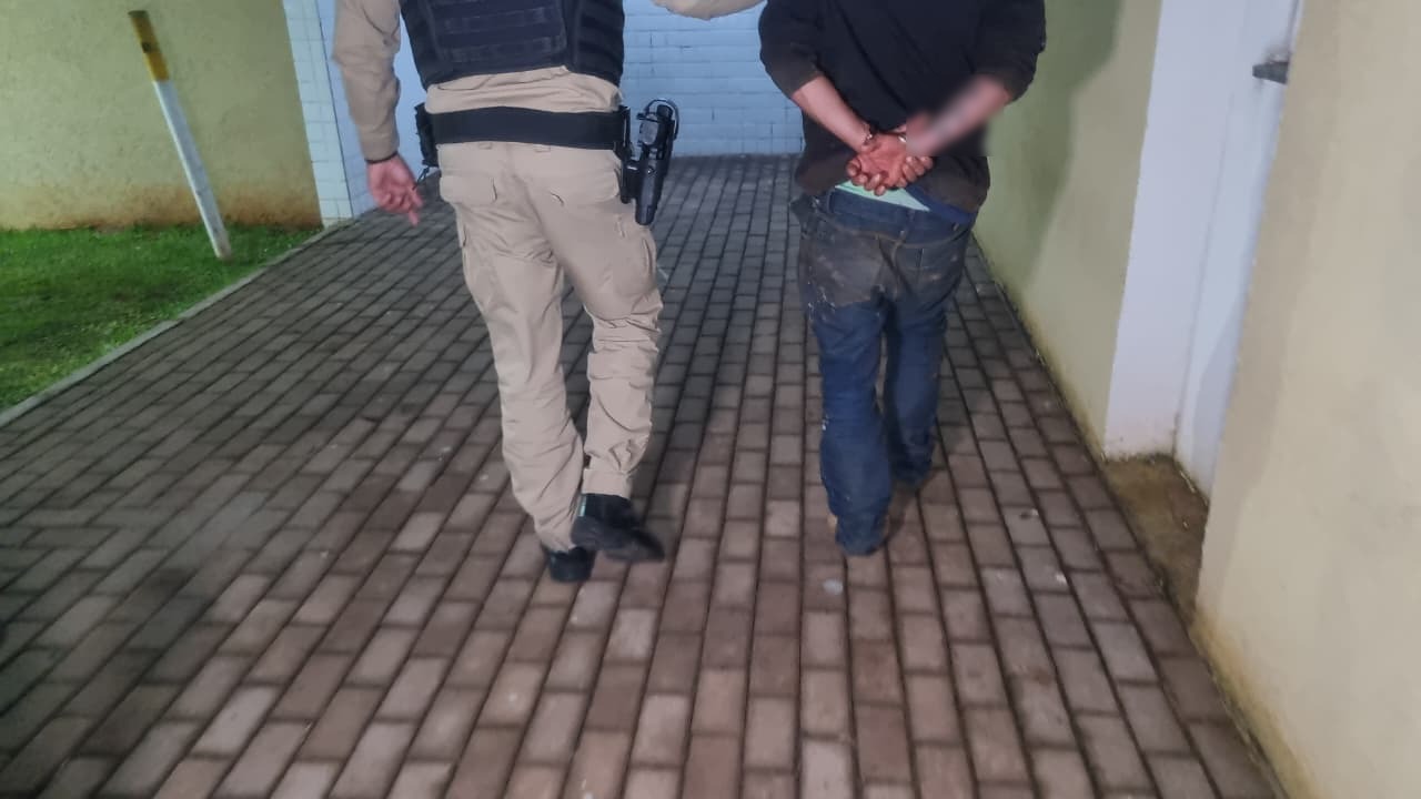 Homem de 28 anos é detido por agressão à companheira no Riviera em Cascavel
