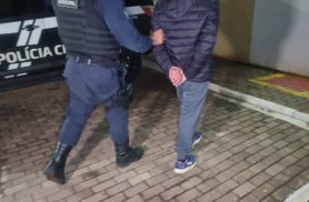 Homem de 36 anos é detido após tentar fugir de abordagem e ser flagrado com maconha Homem de 36 anos é detido após tentar fugir de abordagem e ser flagrado com maconha